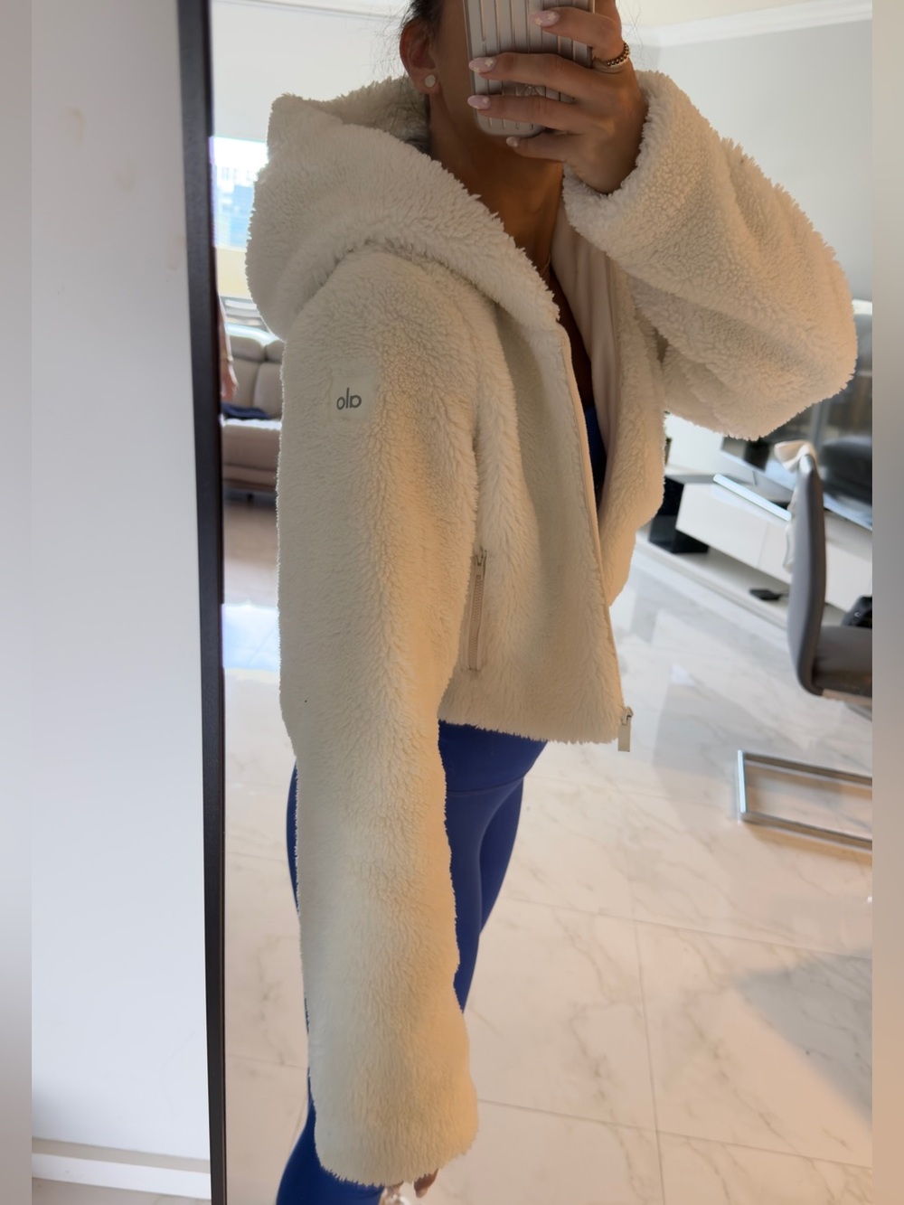 ALO Yoga Cream Sherpa Zip Teddy Jacket - Picture 8 of 8